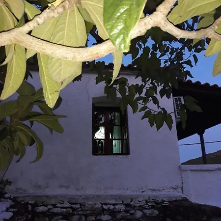 2 Bed Stone 10m Drive To Beautiful Beaches *